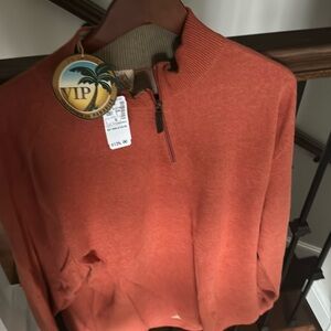 JOS A Banks XL
Quarter zip sweater.